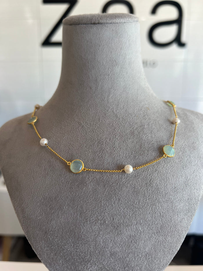 Chalcedony and Pearls Gold Necklace
