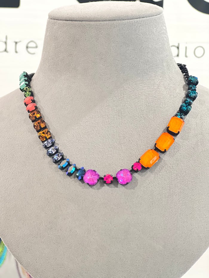 Jubel Necklace in Smutt
