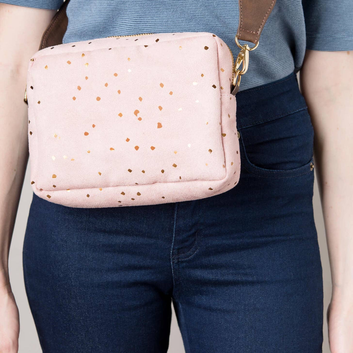 Box Crossbody
